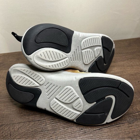 All In Motion Kids Tan and Black Sneakers Size 3 - Picture 6 of 6